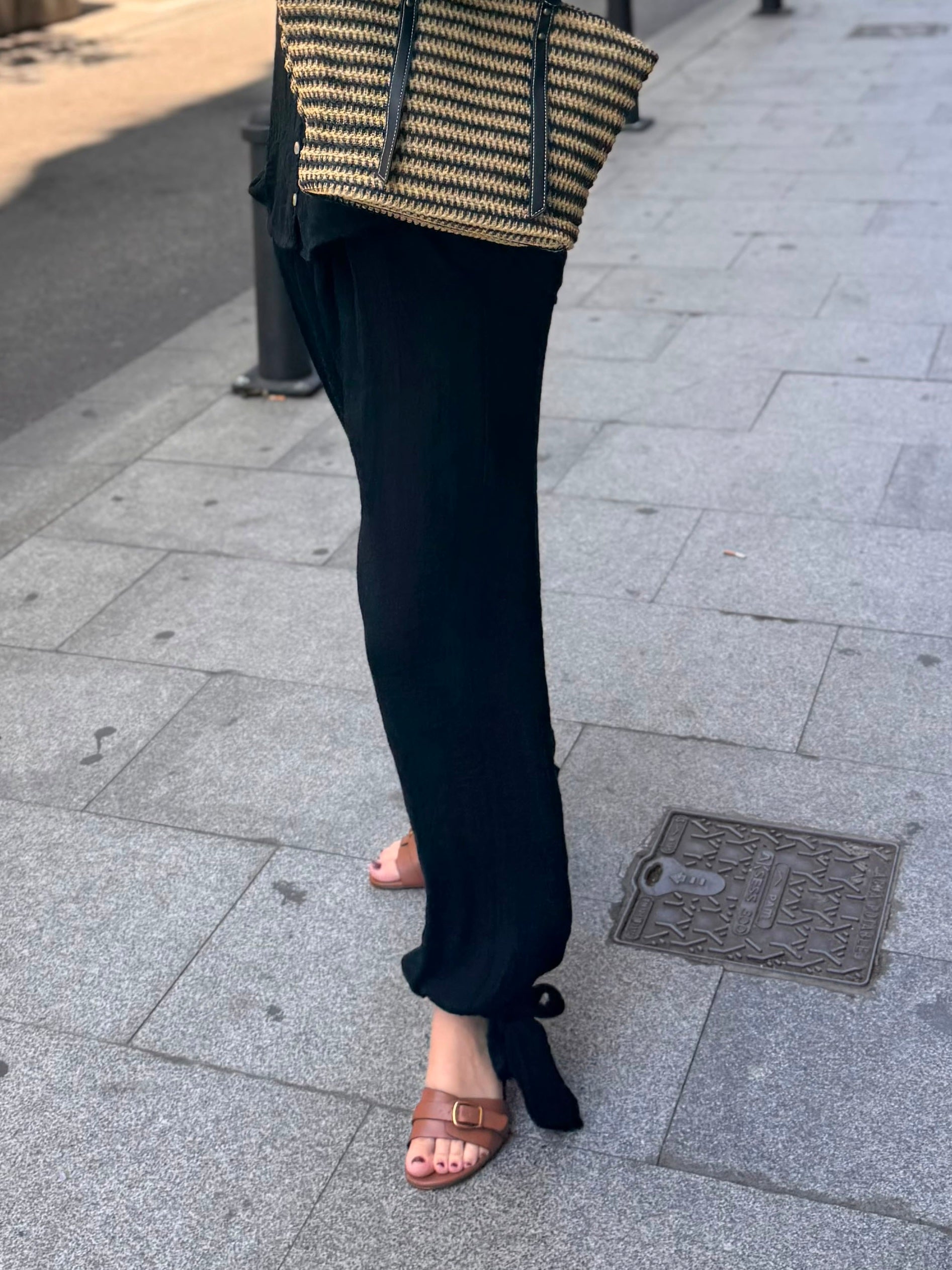 PANTALÓN BAJO LAZOS