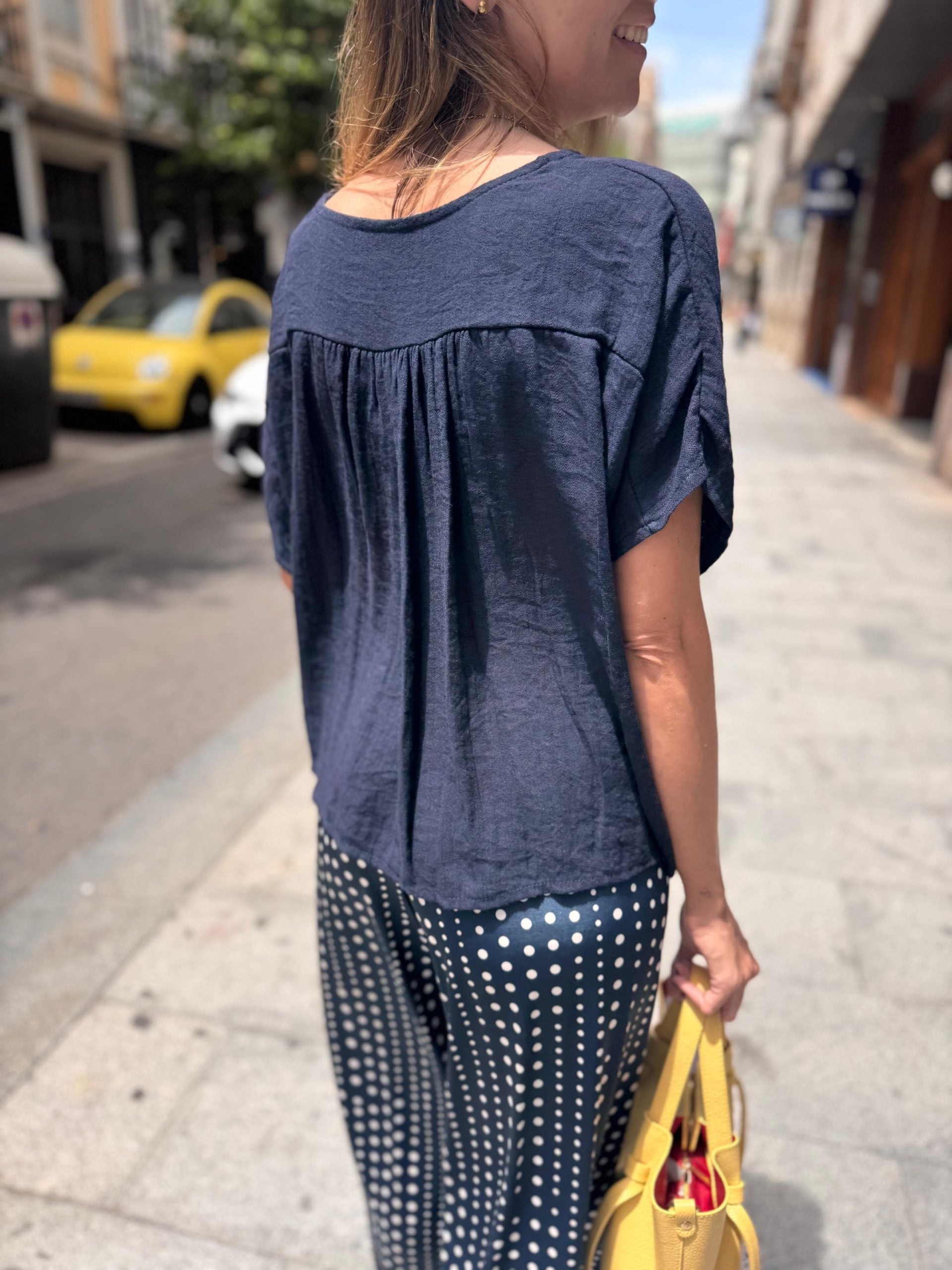 CAMISA C/PICO BOTONES