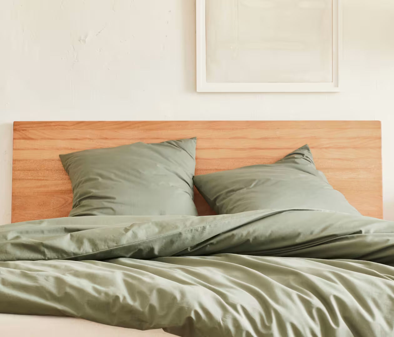 LUCA solid wood storage bed