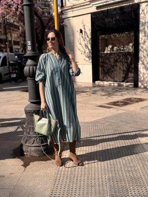 VESTIDO C/MAO M/LAZOS