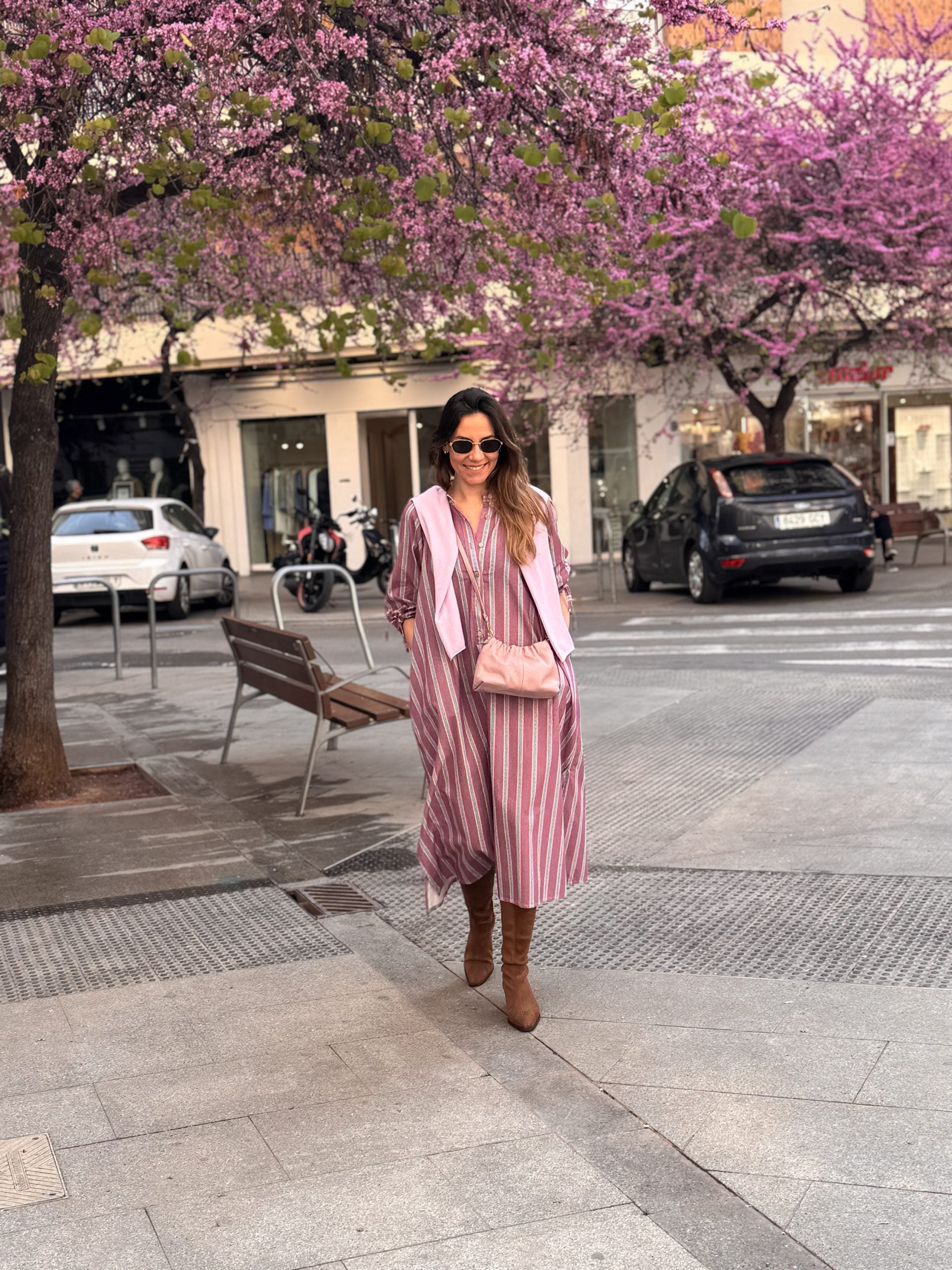 VESTIDO C/MAO M/LAZOS