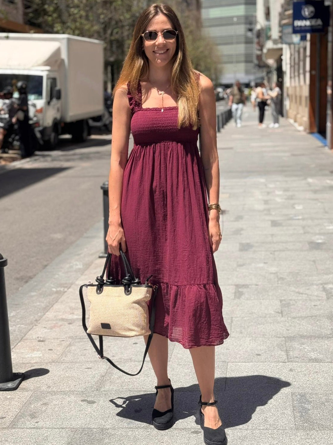 VESTIDO LISO NIDO DE ABEJA